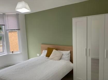 Room in a Shared House, Brettenham Road, N18