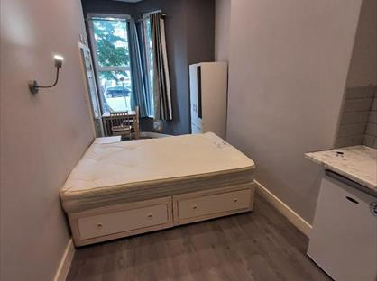 Studio Flat, Amhurst Road, E8