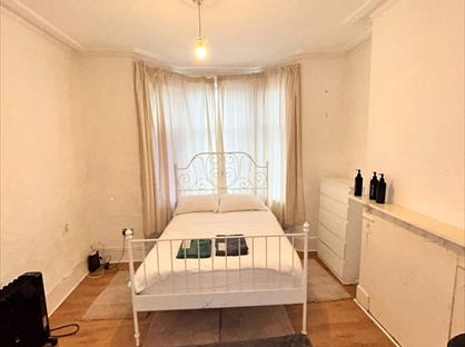 Room in a Shared House, Asplins Road, N17