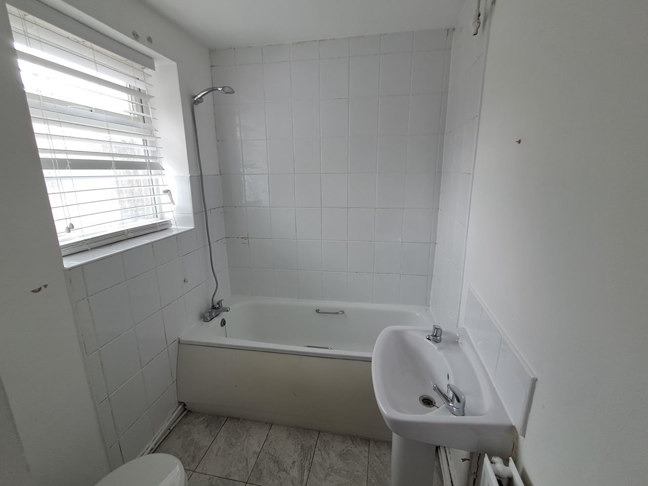 2 Bed Terraced House, Grantham St, L6 photo 5