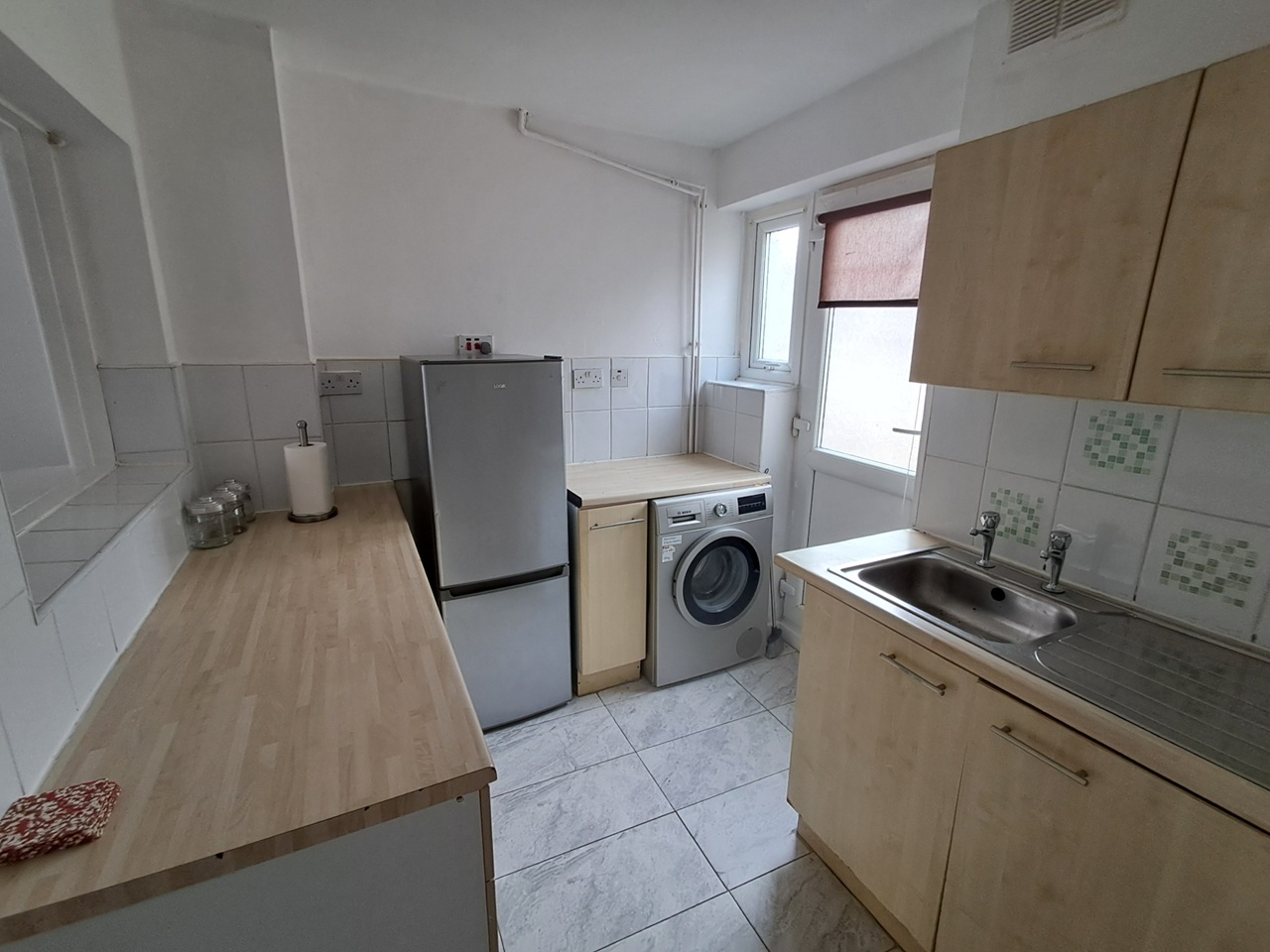 2 Bed Terraced House, Grantham St, L6 photo 2