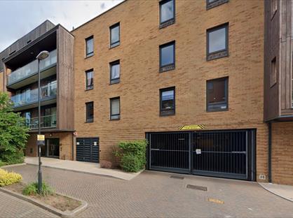 1 Bed Flat, Campbell Court, SE9