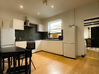 3 Bed Terraced House, Dalefield Avenue, WF6