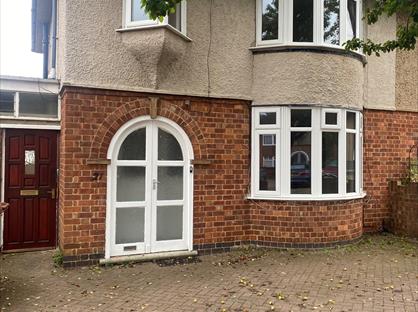 3 Bed Semi-Detached House, Winchester Road, NN4