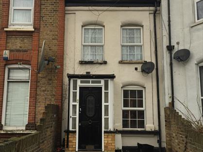 2 Bed Terraced House, Eastwood Road, IG3