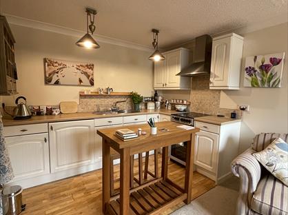 1 Bed Flat, Dovedale, TQ9