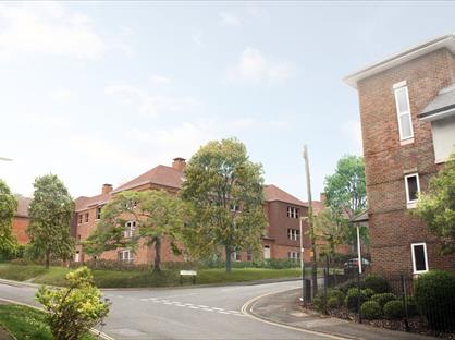 4 Bed Flat, Greenhill Road, SO22