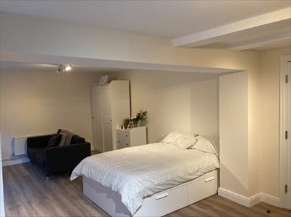 Studio Flat, Bells Square, S1