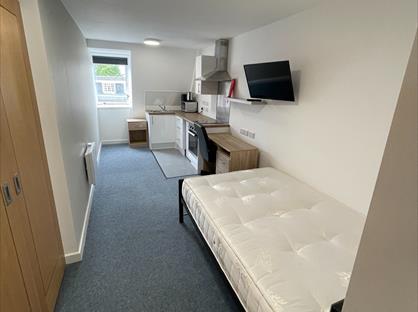 Studio Flat, Princess Road West, LE1
