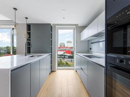 1 Bed Flat, Cascade Way, W12