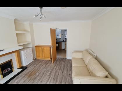 3 Bed Semi-Detached House, Chestnut Road, SO16