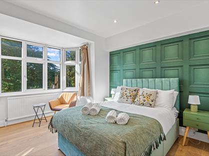 6 Bed Semi-Detached House, London Road, RG6