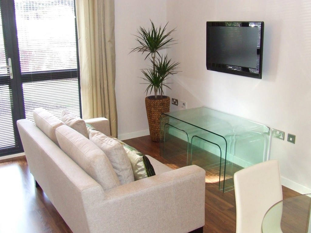 Studio Flat, Staveley Court, S8 photo 2