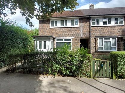 Studio Flat, Gateshead Road, WD6