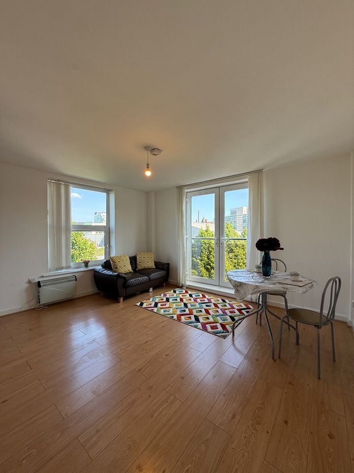 1 Bed Flat, Riding Street, L3, N1 7GU