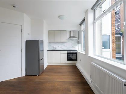 Studio Flat, Rubens House, N3