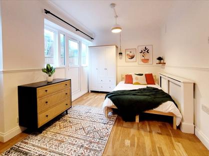 4 Bed Terraced House, Louise Gardens, RM13