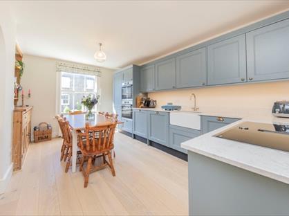 2 Bed Flat, Hambalt Road, SW4