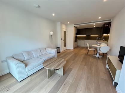 2 Bed Flat, Lockgate Road, SW6