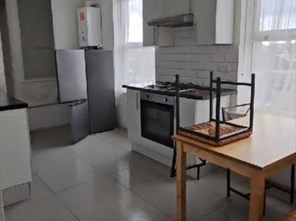 1 Bed Flat, High Road, RM6
