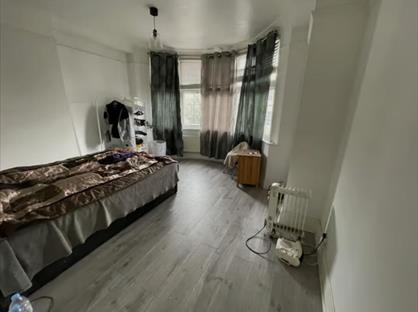 6 Bed Bungalow, Belmont Hill, SE13