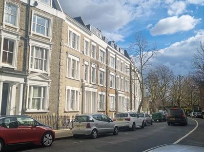1 Bed Flat, Kempsford Gardens, SW5