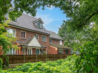 3 Bed Terraced House, Foxglove Road, LN8