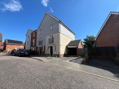 3 Bed Terraced House, Skylark Way, IP14