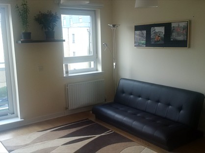 2 Bed Flat, Hawkhill Close, EH7