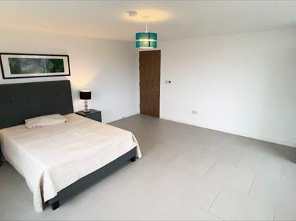 Room in a Shared Flat, St. Rule Street, SW8