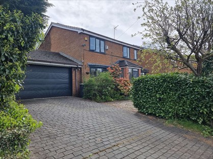 4 Bed Detached House, Newshaw Lane, SK13