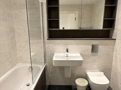 1 Bed Flat, Silvercroft Street, M15