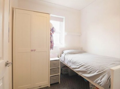 Room in a Shared House, Raycliff Avenue, CO15