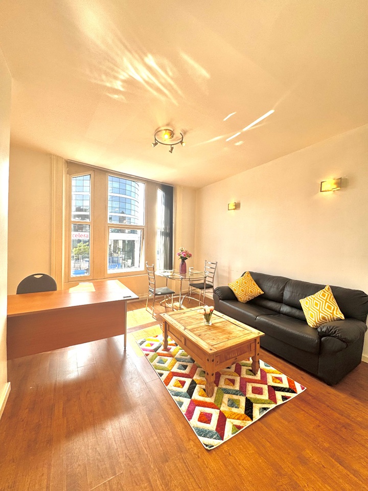 1 Bed Penthouse, Prescot St, L7, N1 7GU