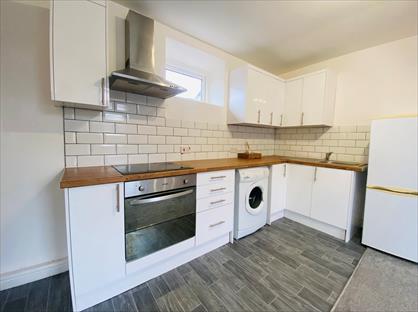 1 Bed Flat, Town Street, LS28