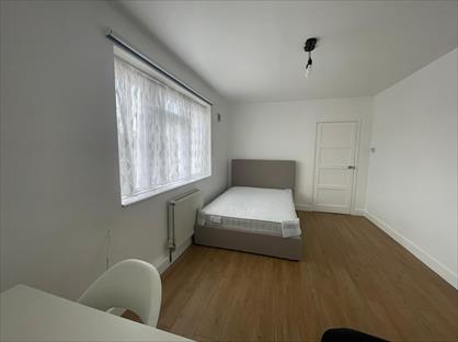Room in a Shared Flat, Allington Avenue, N17