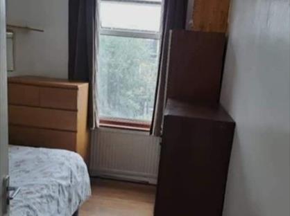 Room in a Shared House, Gassiot Road, SW17