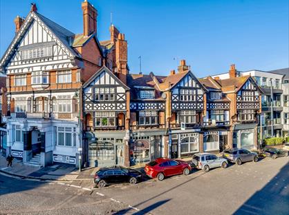 1 Bed Flat, Station Road, RG9