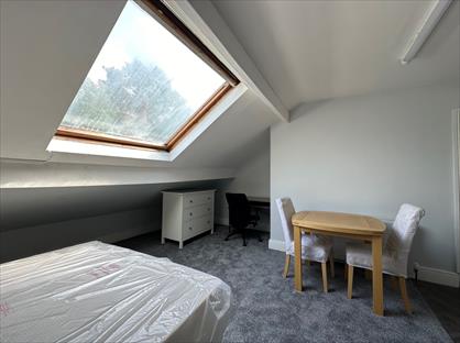 Studio Flat, Ecclesall Road, S11