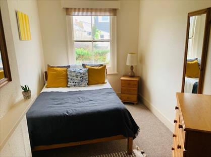 Room in a Shared House, Acre Road, KT2