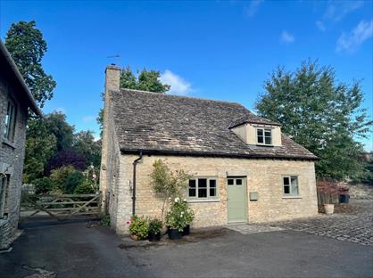 3 Bed Detached House, Chelworth, SN16