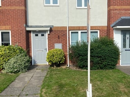 3 Bed Terraced House, Moorhen Close, WS8