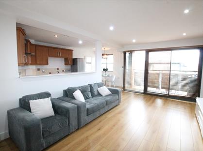 2 Bed Flat, Back Colquitt Street, L1