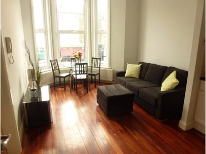 2 Bed Flat, Shepherds Bush Road, W6