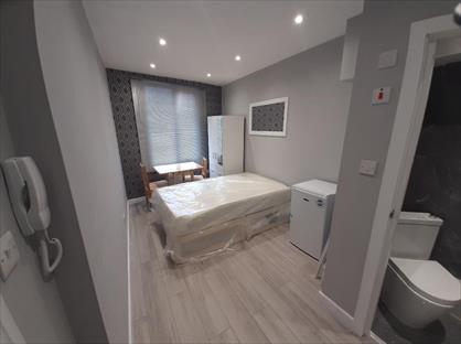 Studio Flat, London, SW1V
