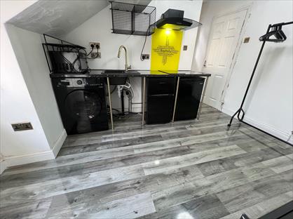 Studio Flat, Cromwell Grove, M19