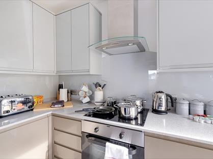 2 Bed Flat, King Charles Road, KT5