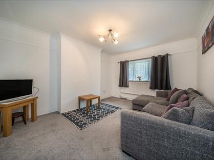 2 Bed Flat, Elmbrook Gardens, SE9