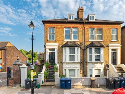 2 Bed Flat, Mattock Lane, W13