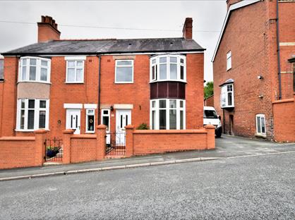 Room in a Shared House, Derby Road, LL13